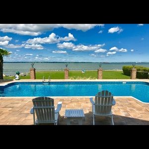 Meet your Posher, Brenda